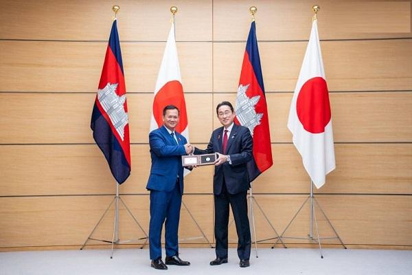 洪玛内与日本首相岸田文雄举行会谈，共同见证签署重要合作文件