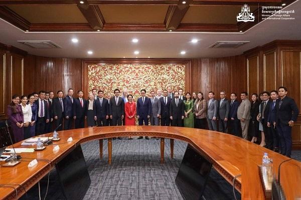 柬澳高级外交官会谈讨论双边和多边框架合作课题