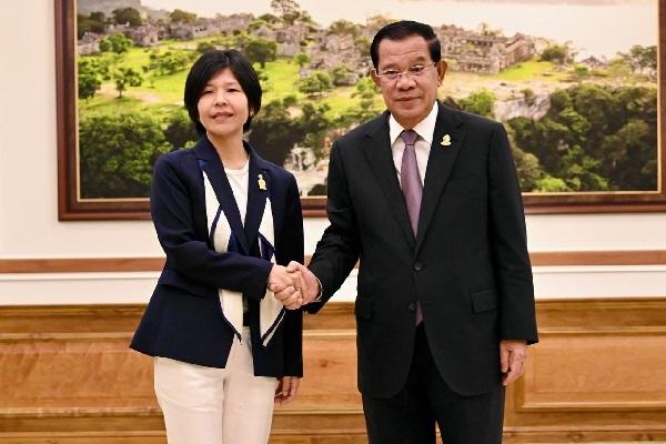 加拿大新任驻柬大使拜会洪森亲王