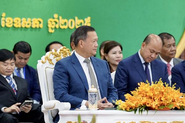 洪玛内亲王指示加强食品安全监管、严防有害化学成分及动物疫情产品流入柬埔寨