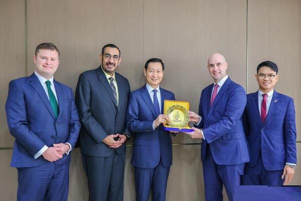 美国埃克森美孚代表团访柬 表达能源领域长期合作意愿