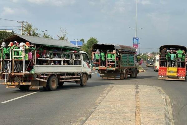 柬埔寨拟于2027年底全面淘汰工人“站人货车”