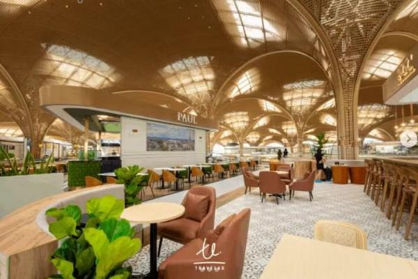 德崇机场商业区开放 近200商家入驻