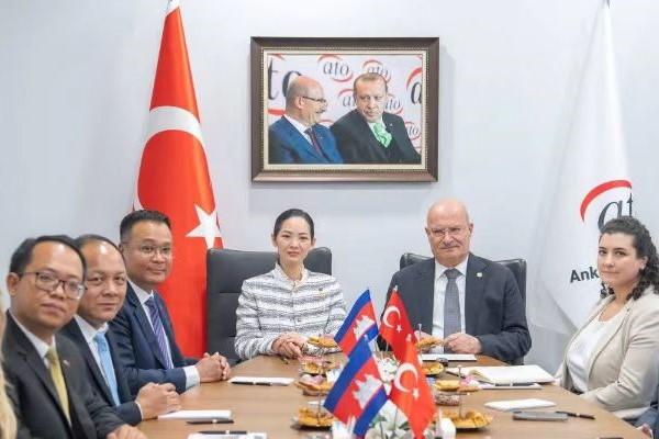 柬土共商推动贸易额破10亿美元