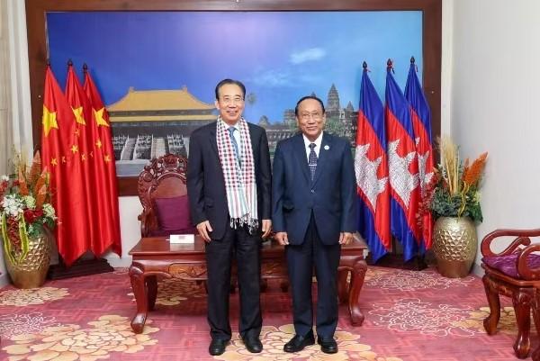 柬中友协接待中国公共外交协会代表团