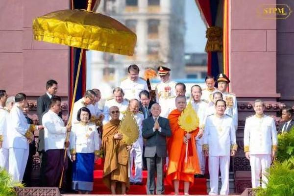  柬埔寨以盛大仪式庆独立72周年