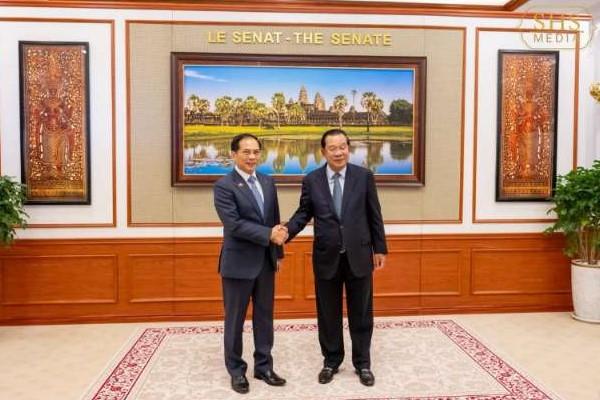 洪森会见裴青山共促柬越贸易