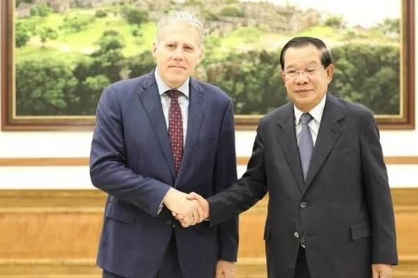 洪森欢迎加方重设驻柬使馆