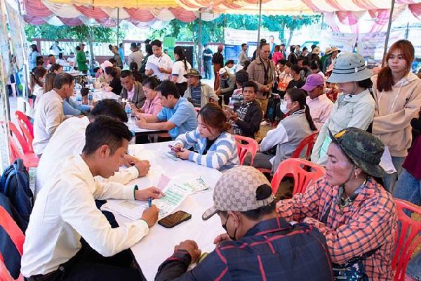 2025年柬埔寨海外务工人员汇款额骤降37%