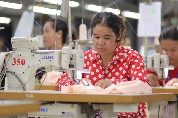 柬埔寨服装、鞋业及旅行用品出口强劲增长